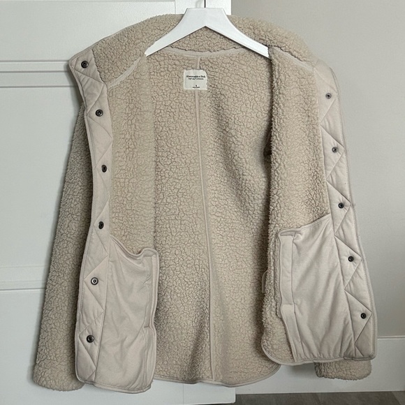 Abercrombie & Fitch Soft A&F Collection Sherpa Jacket - Picture 3 of 5